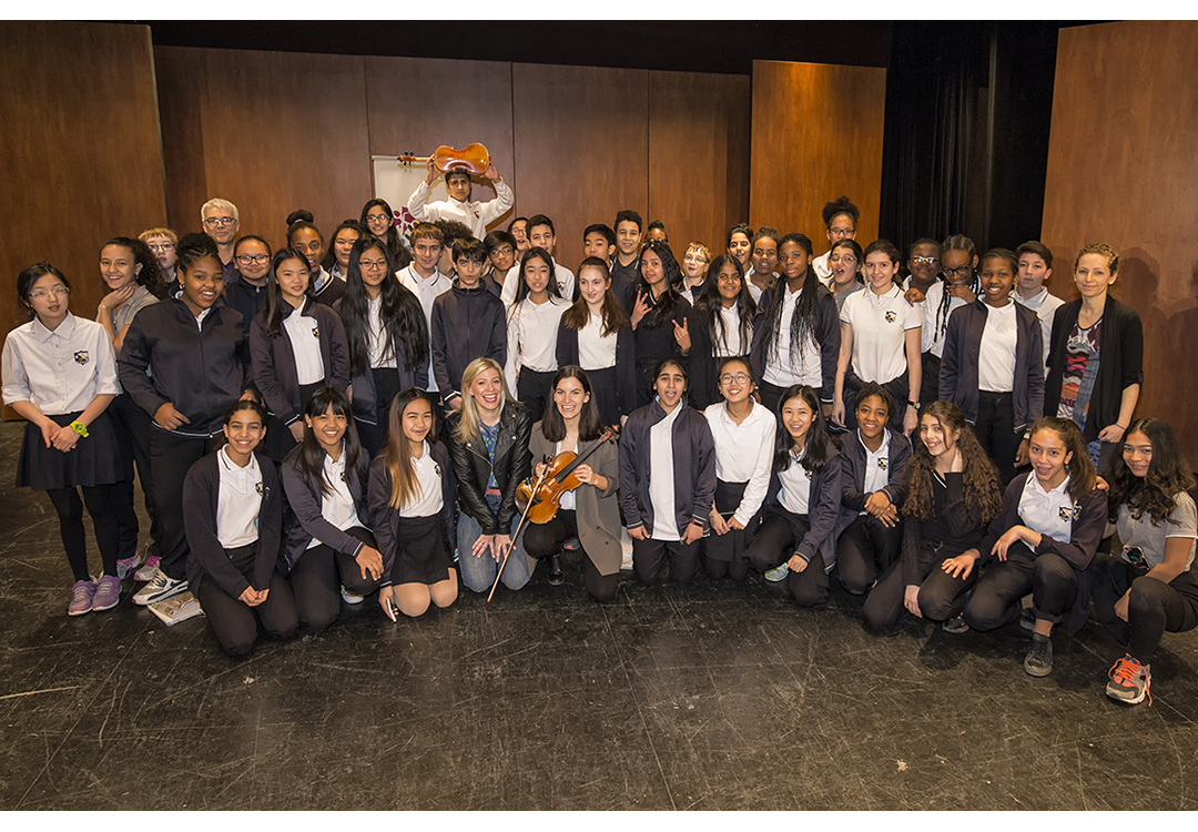 31 instruments were offered to the students of the Music-Studies program at École Saint-Luc in the presence of the artist Gabriella